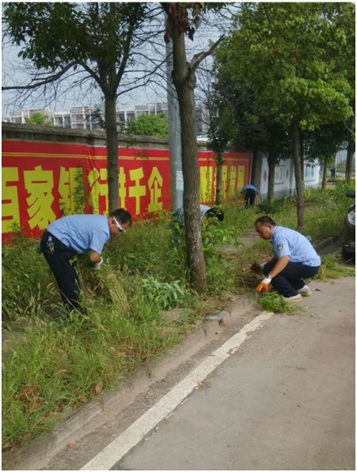 兴国县城市管理局开展工业园区市容环境整治工作 2